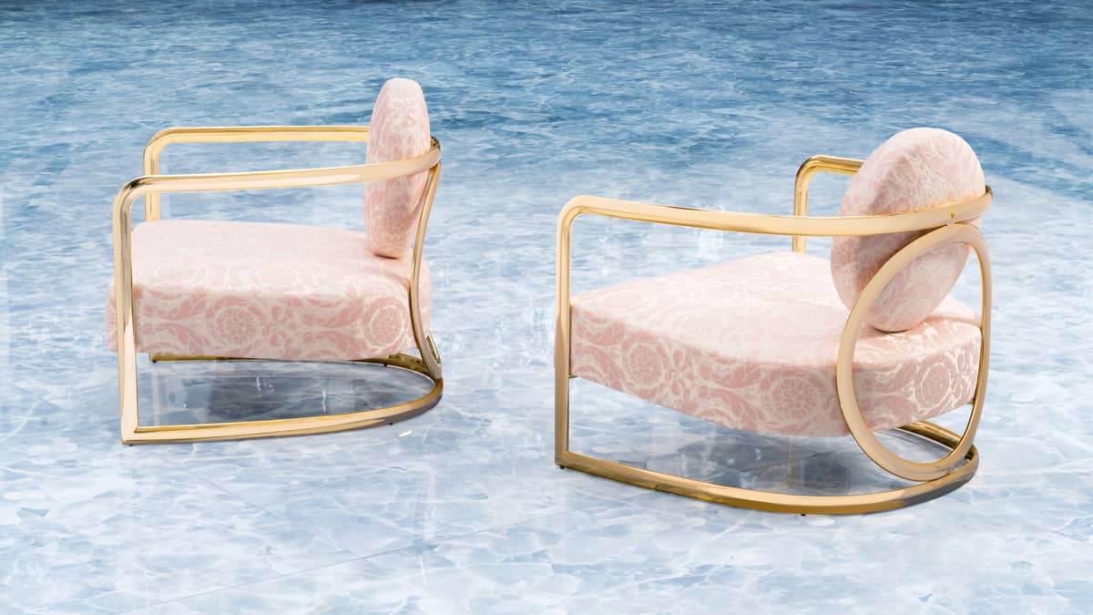 ROUND metal armchair.